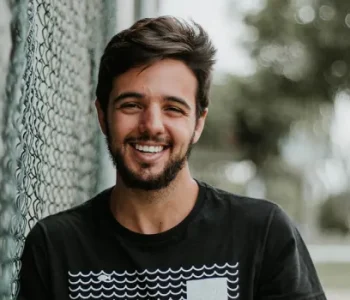 web3-happy-people-outside-smile-sun-nature-eduardo-dutra-620857-unsplash